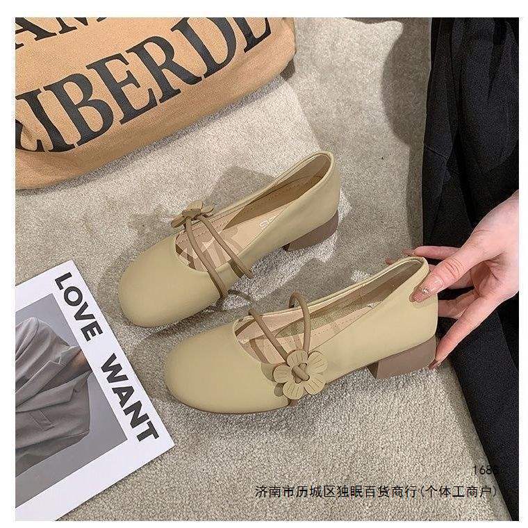 Round-toe, soft leather, French-style Mary Jane shoes with ultra-soft soles, gentle and elegant slip-on flats, women's flat shoes